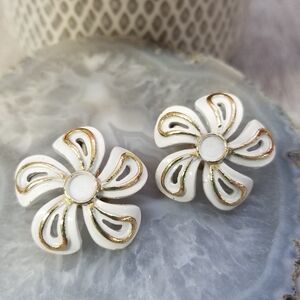 Vintage Coro White Enameled Flower Earrings